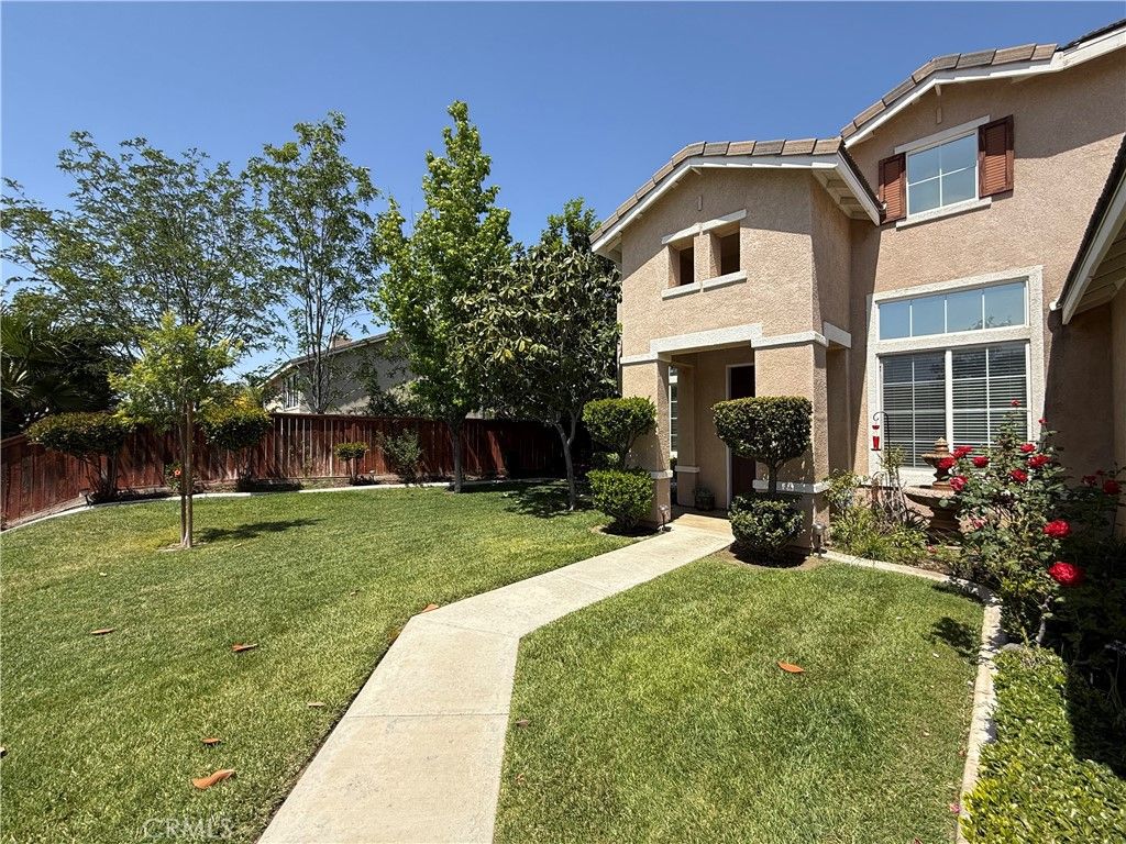 Photo of 40344 Torrey Pines Rd, Murrieta, CA 92563 (MLS # SW26084347)