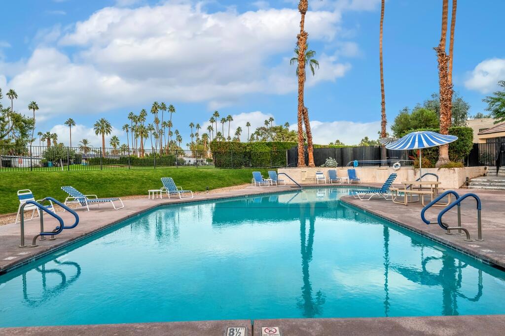 Palm Springs Golf & - Residential