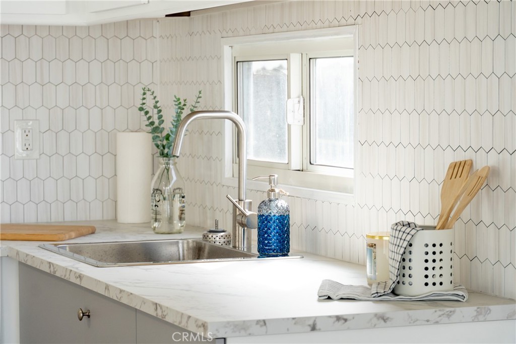 17100 Gramercy Place 25