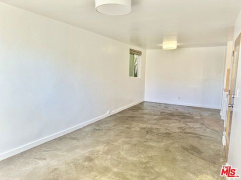 Photo of 511 Rialto Avenue #1, Venice, CA 90291 (MLS # 26635471)