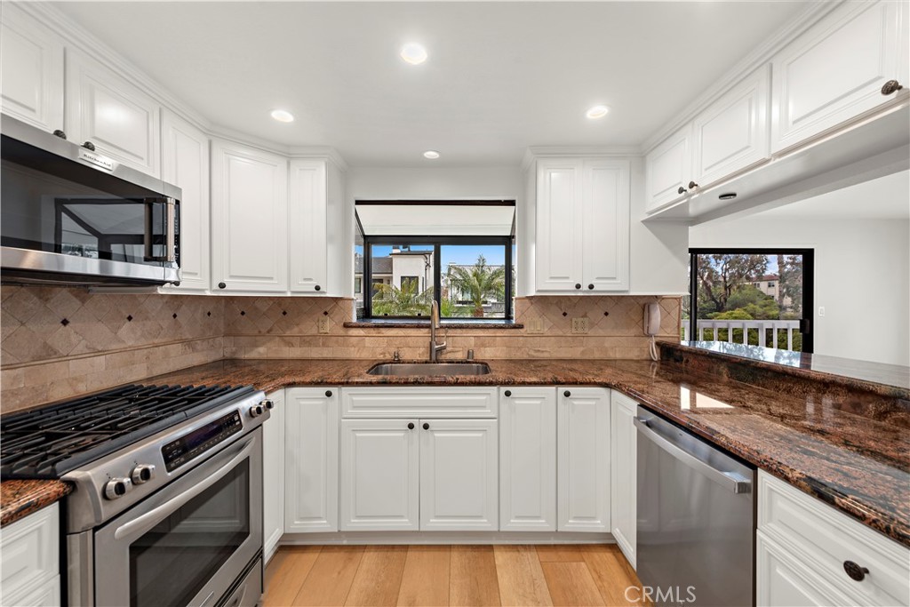 Corona del Mar South of PCH (CDMS) - Residential Lease