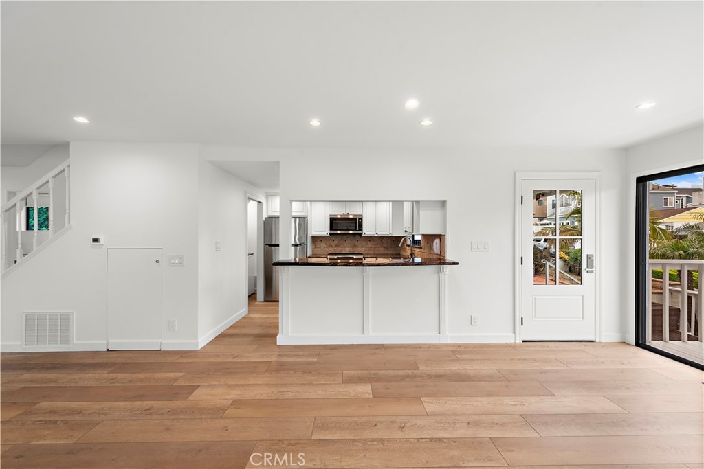 Corona del Mar South of PCH (CDMS) - Residential Lease