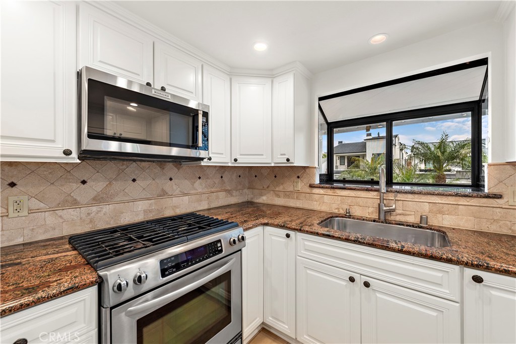 Corona del Mar South of PCH (CDMS) - Residential Lease