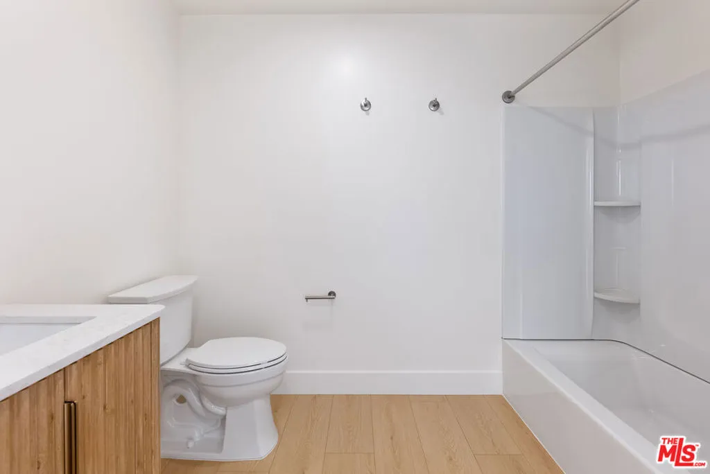 Cypress, California 90630, United States, 3 Bedrooms Bedrooms, ,2 BathroomsBathrooms,Residential,Active,239300