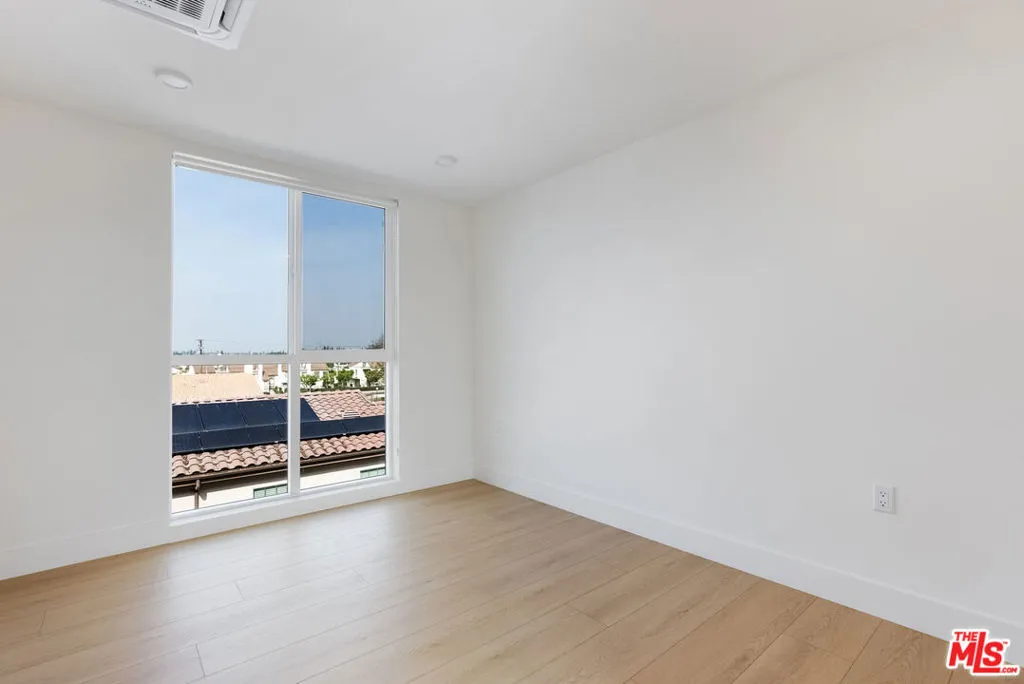 Cypress, California 90630, United States, 3 Bedrooms Bedrooms, ,2 BathroomsBathrooms,Residential,Active,239300