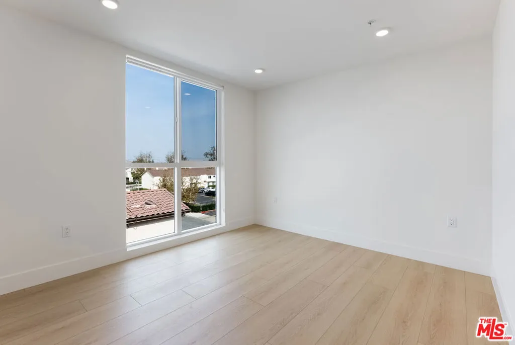 Cypress, California 90630, United States, 3 Bedrooms Bedrooms, ,2 BathroomsBathrooms,Residential,Active,239300