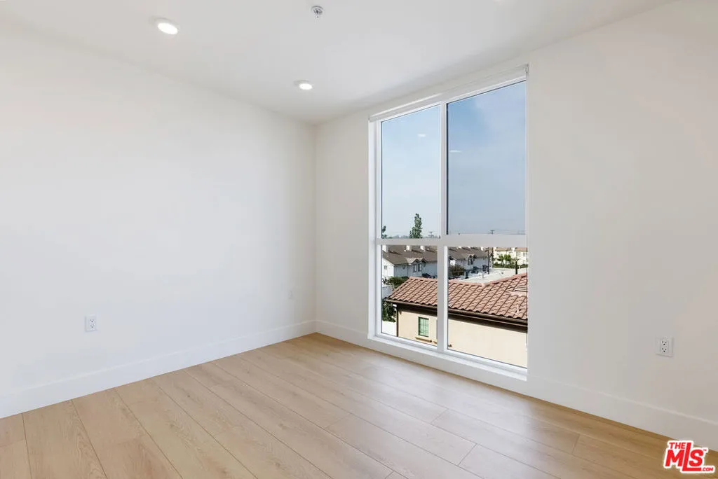 Cypress, California 90630, United States, 3 Bedrooms Bedrooms, ,2 BathroomsBathrooms,Residential,Active,239300