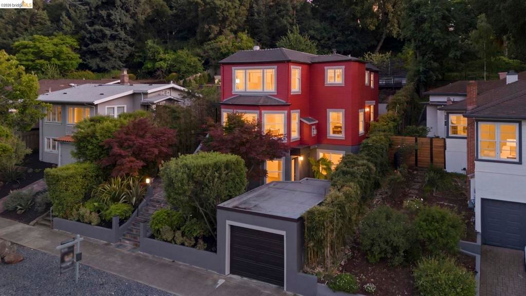 Photo of 683 Mandana Blvd. Blvd, Oakland, CA 94610 (MLS # 41131297)