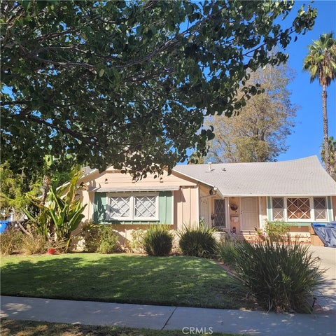 Photo of 14137 Wyandotte ST, Van Nuys, CA 91405 (MLS # SR26225495)