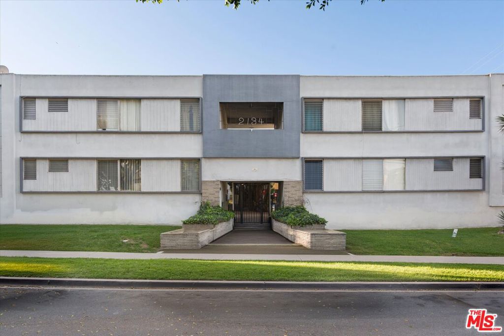 2134 W El Segundo Boulevard