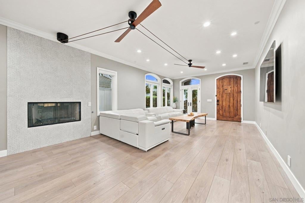 165 W Avenida San Antonio