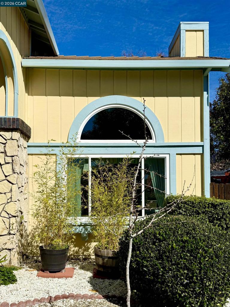 2504 2504 Brocket Court