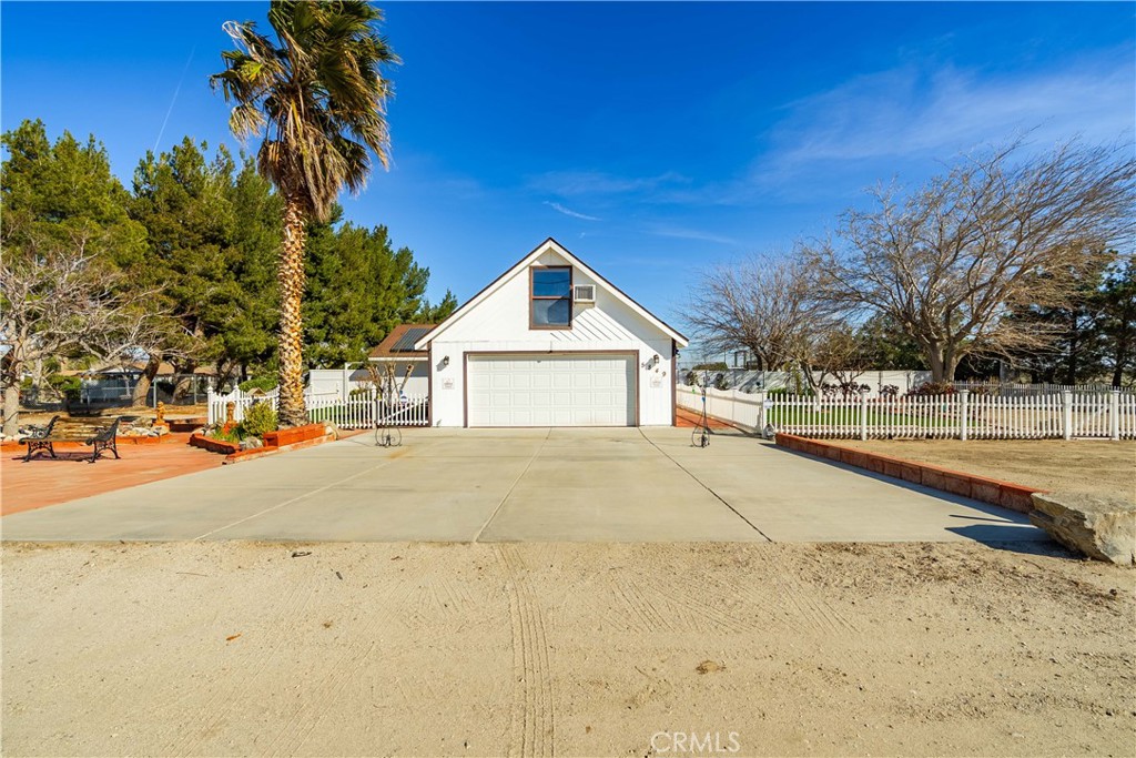 5849 East Avenue T8