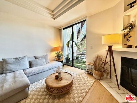 Photo of 2500 Abbot Kinney Boulevard #6, Venice, CA 90291 (MLS # 26706983)