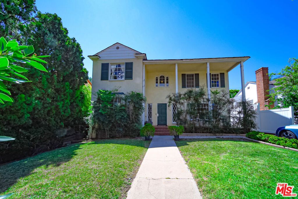 Photo of 713 N Doheny Drive, Beverly Hills, CA 90210 (MLS # 25579287)