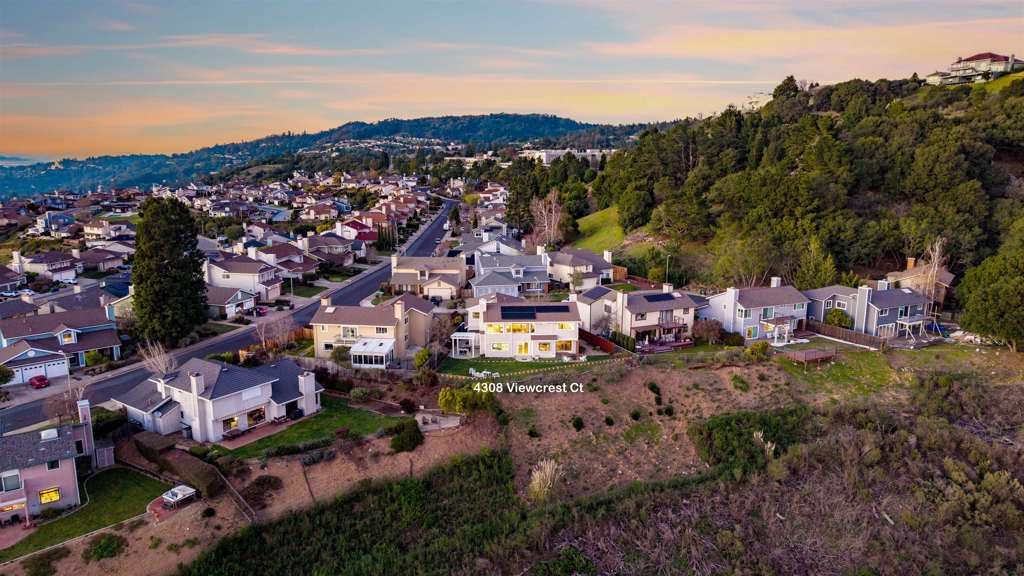 Photo of 4308 View Crest Ct Ct, Oakland, CA 94619 (MLS # 41121060)