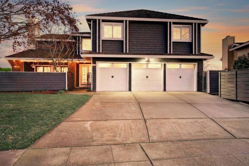 Photo of 4308 View Crest Ct Ct, Oakland, CA 94619 (MLS # 41121060)