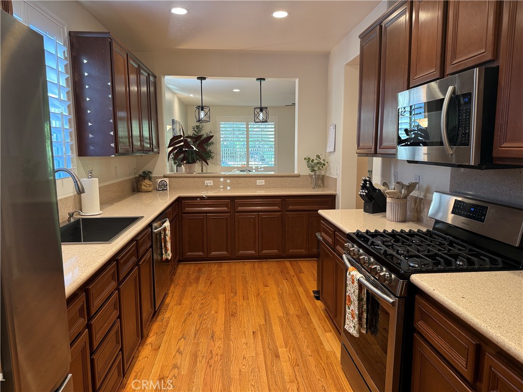 Four Seasons - Residential