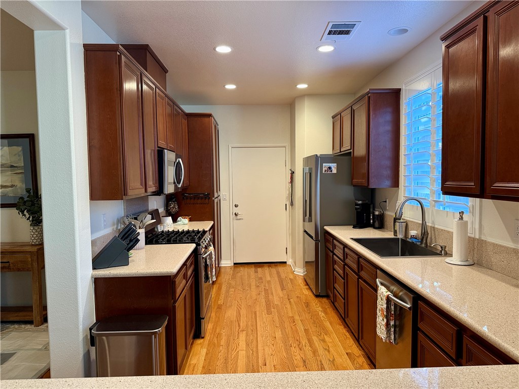 Four Seasons - Residential