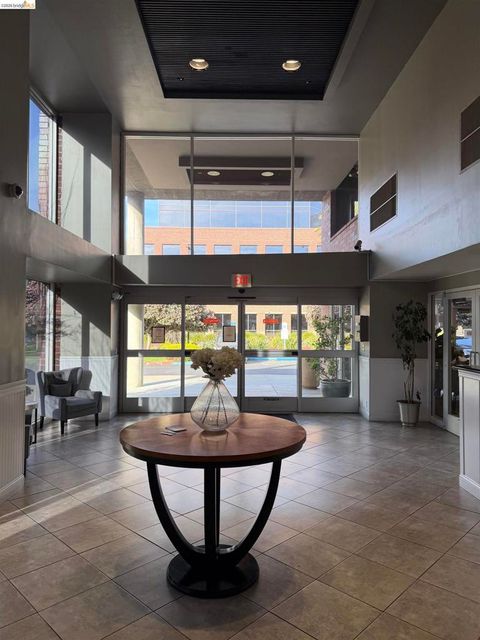 Photo of 6400 Christie Ave, Emeryville, CA 94608 (MLS # 41128890)