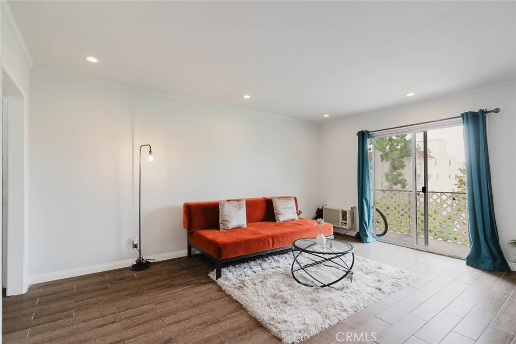 3734 S Canfield 330