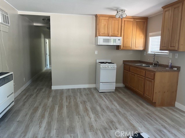 New remodeled ADU two bedroom and one bathroom, with large yard to enjoy outdoors. Close to sopping and FWYs. Cypress School District