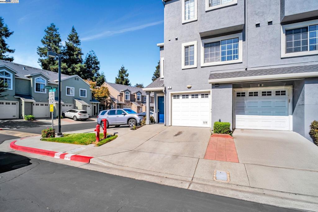 DIAMOND CROSSING - Residential