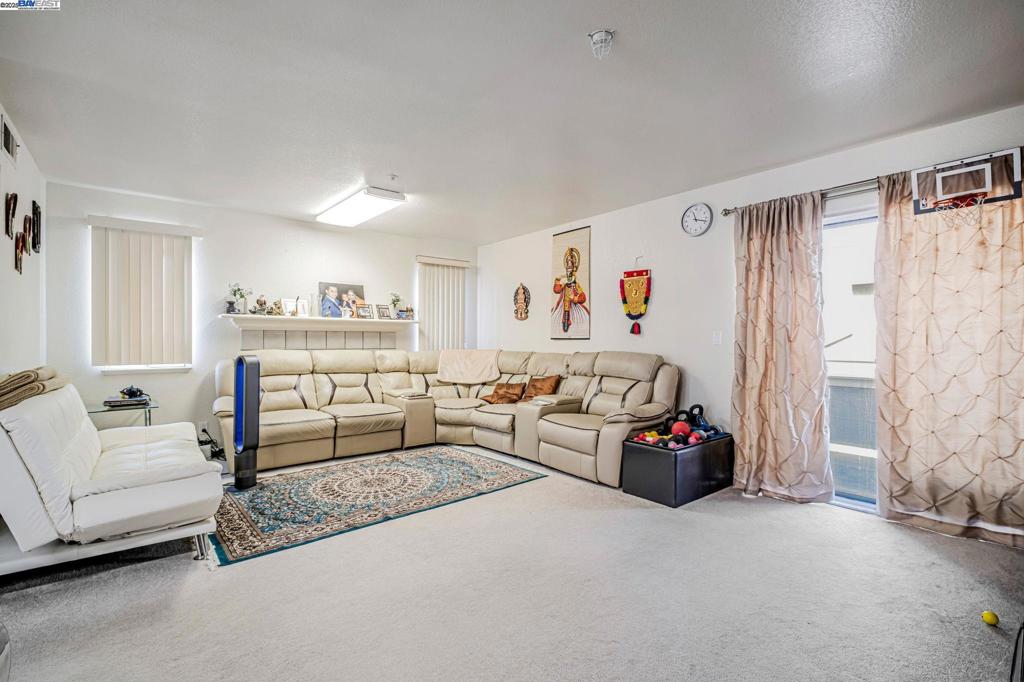 DIAMOND CROSSING - Residential