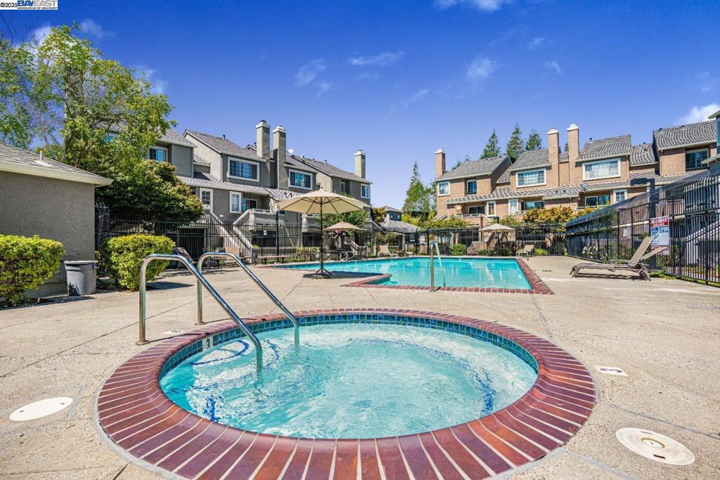 DIAMOND CROSSING - Residential