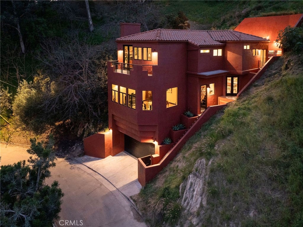 3761 Glenalbyn, Los Angeles CA 90065