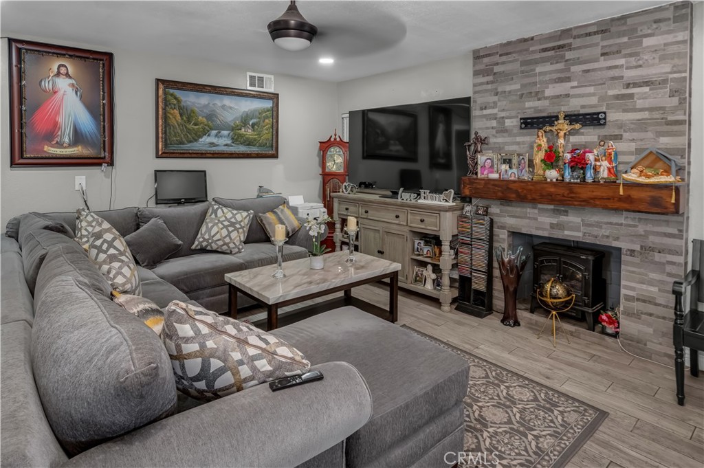 3559 Ferndale