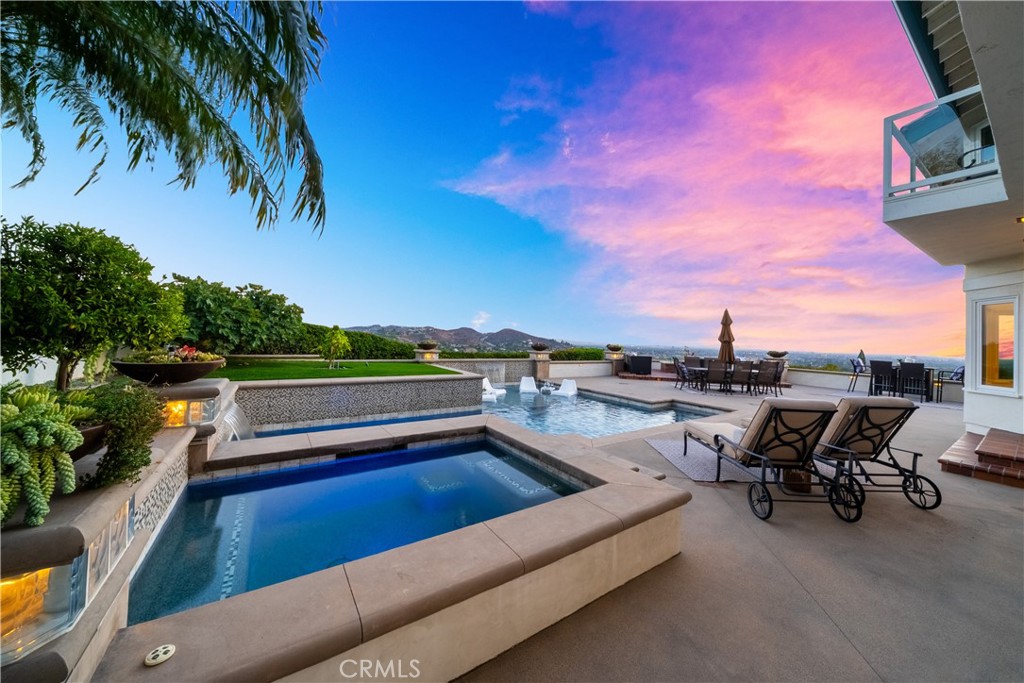 5648 Crest de Ville