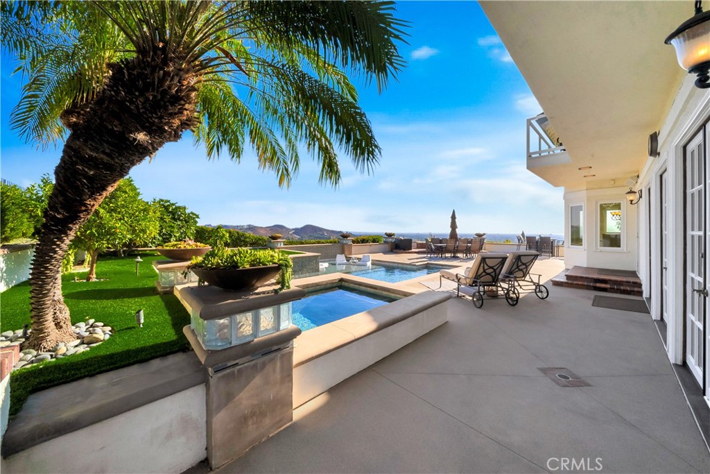 5648 Crest de Ville
