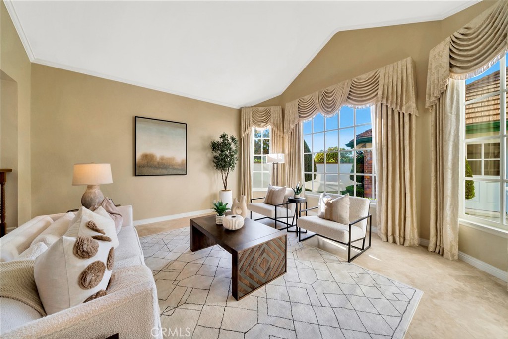 5648 Crest de Ville