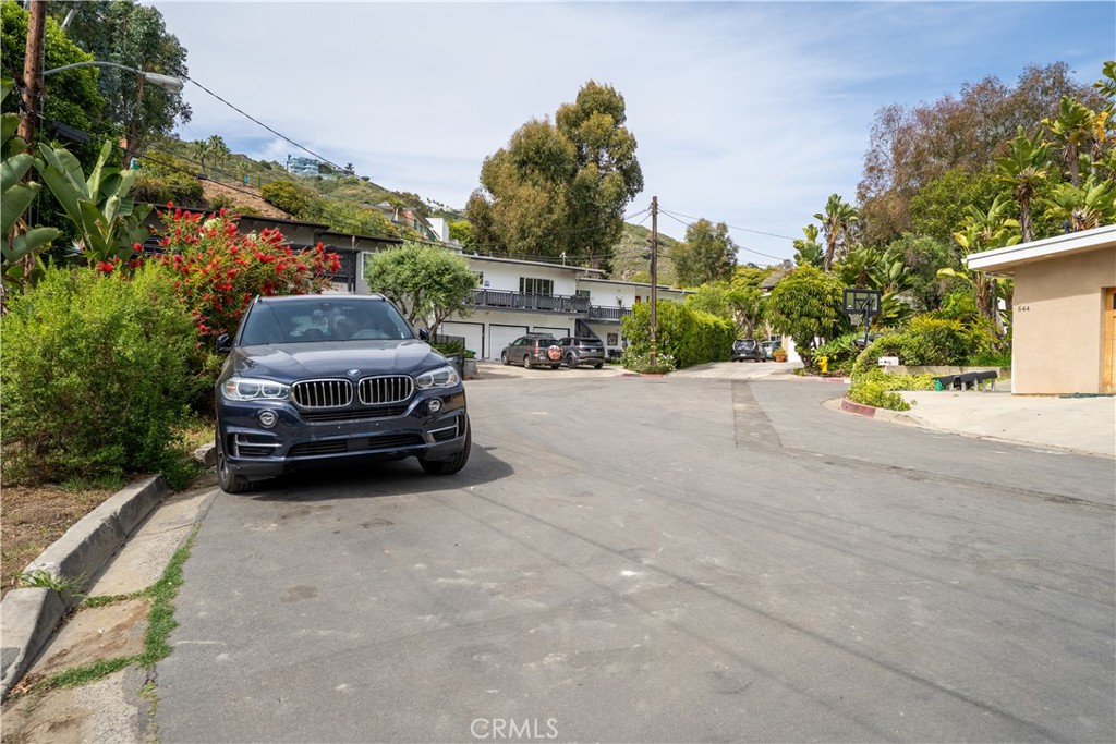 615 Griffith Way