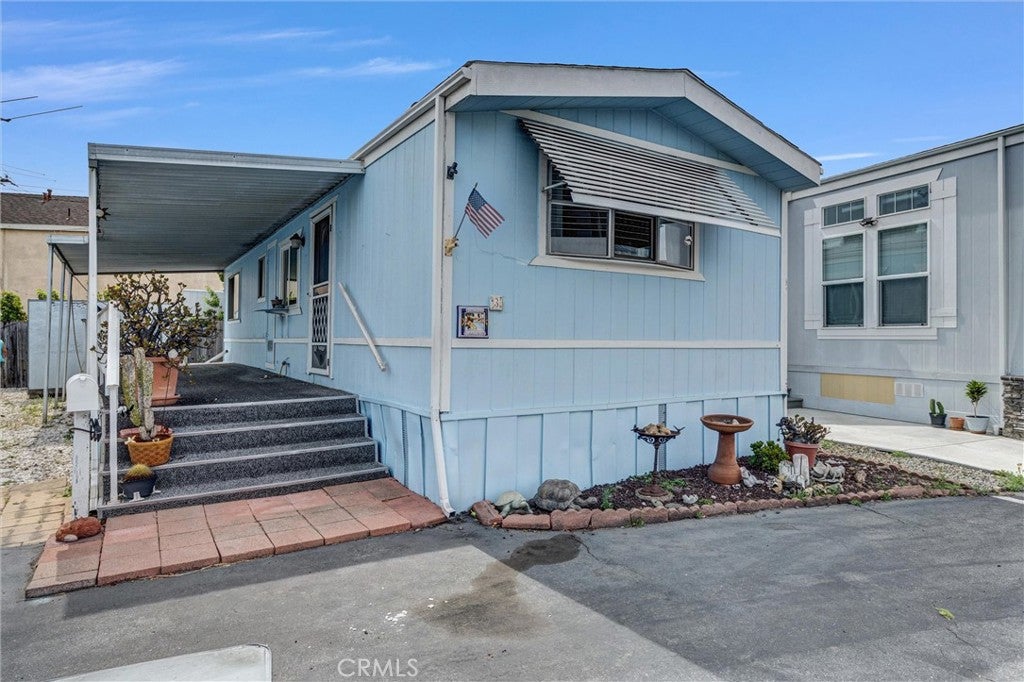 1973 Newport Blvd 3