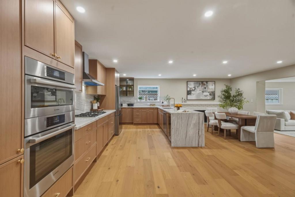 831 Shetland Place