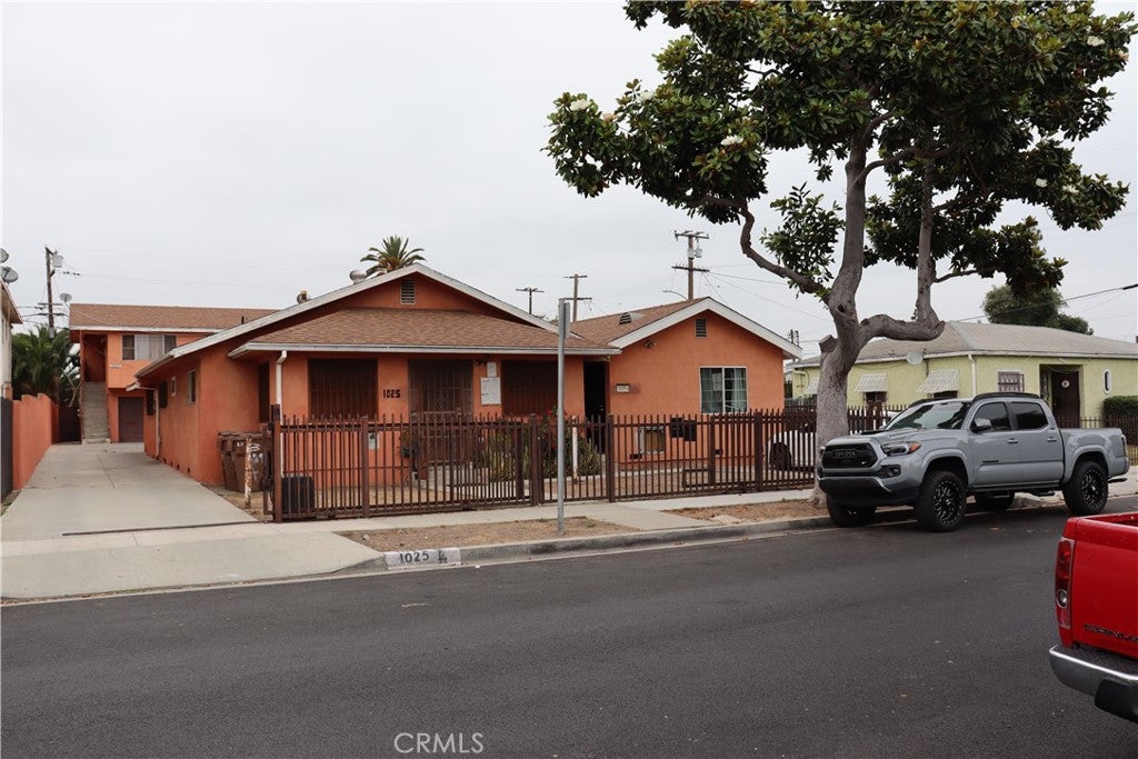 1025 W 103rd