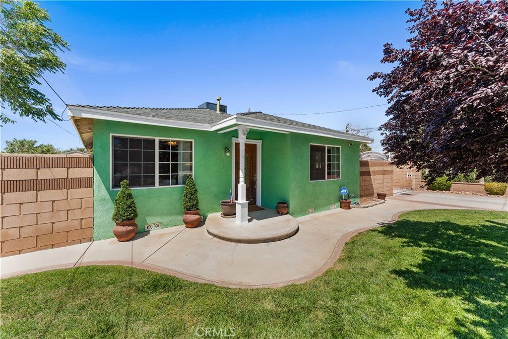 3333 W Avenue L4