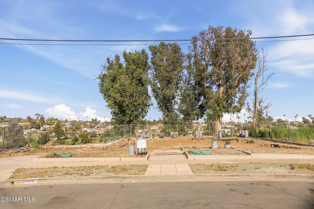 558 Erskine Drive