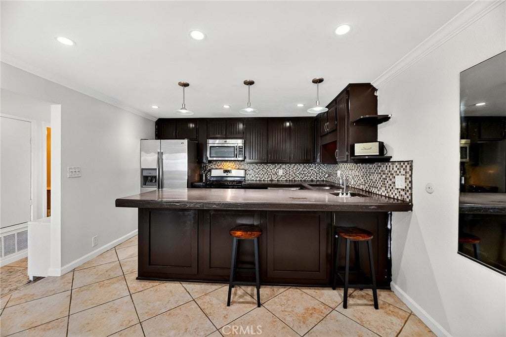 2501 S El Camino Real 204
