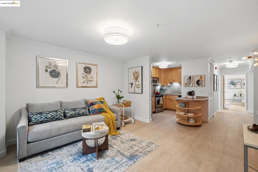 ALAMO SQUARE - Residential