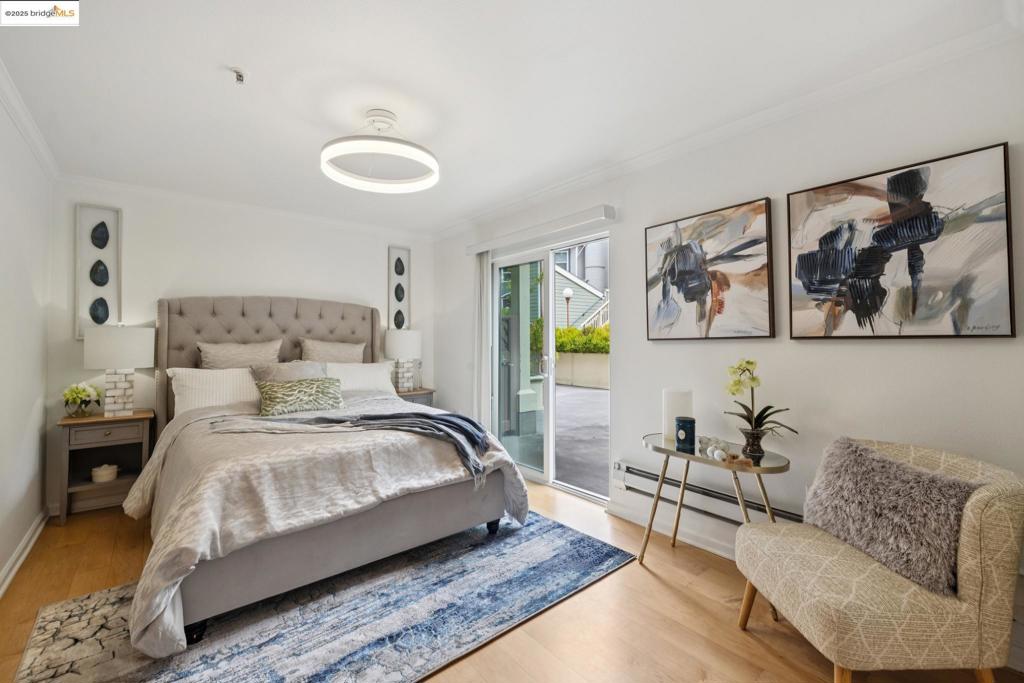 ALAMO SQUARE - Residential