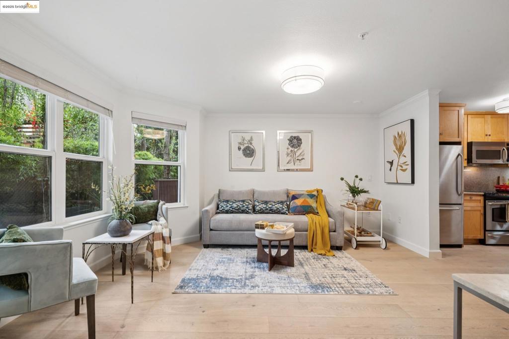 ALAMO SQUARE - Residential