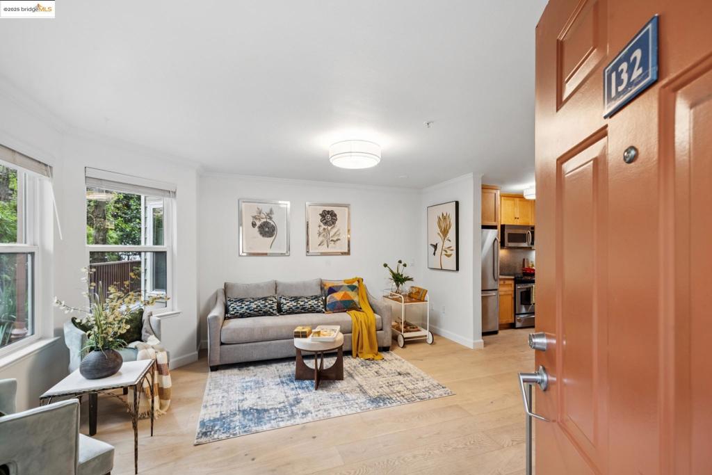ALAMO SQUARE - Residential