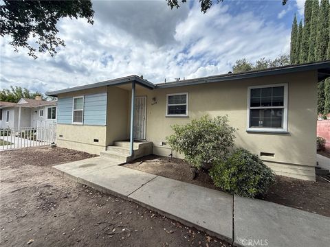 Photo of 417 E Walnut Ave, Monrovia, CA 91016 (MLS # PW26085253)
