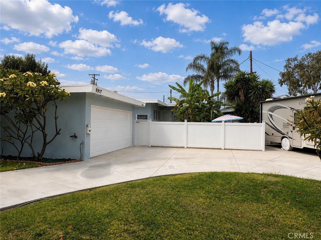 9917 Mina Avenue