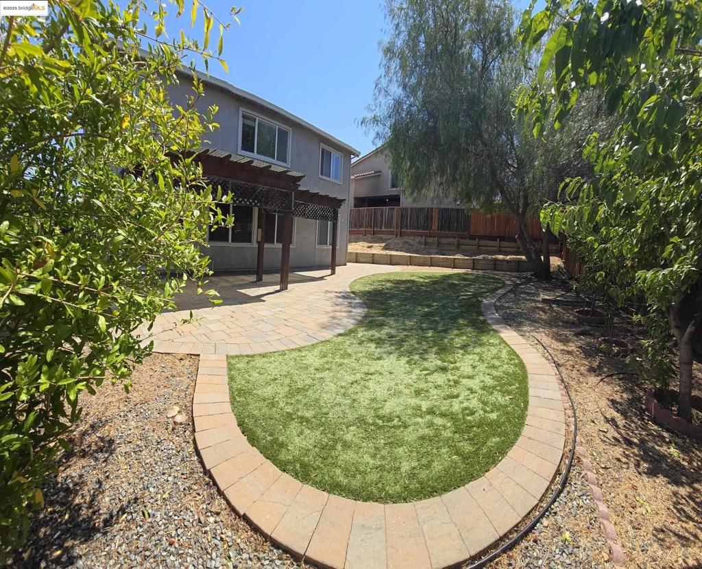 OAK HILLS - Residential Lease