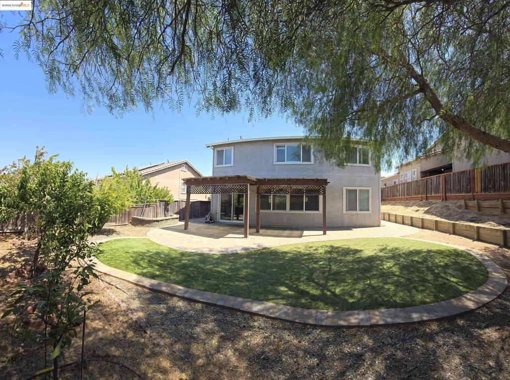 OAK HILLS - Residential Lease