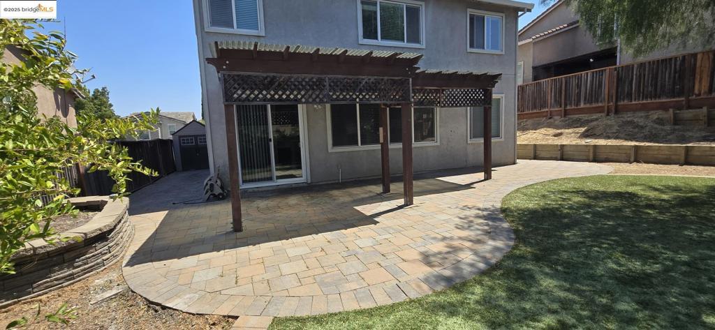 OAK HILLS - Residential Lease